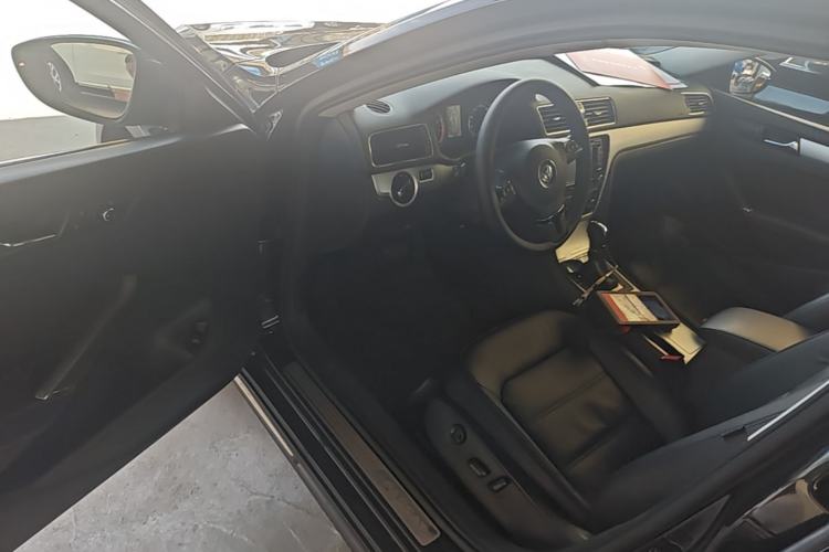 Used Volkswagen Passat 2015 1.8TSI DSG Prestige Edition Driver Seat