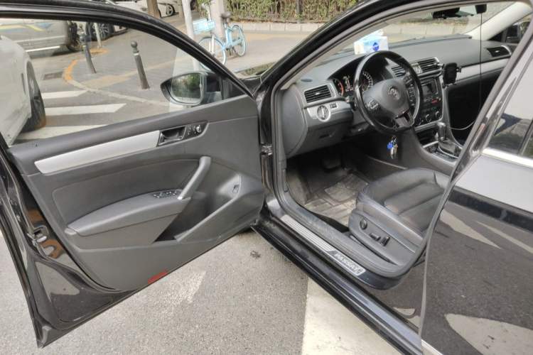 Used Volkswagen Passat 2015 1.8TSI DSG Prestige Edition Driver Seat