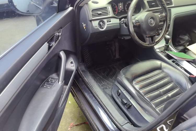 Used Volkswagen Passat 2015 1.8TSI DSG Prestige Edition Driver Seat