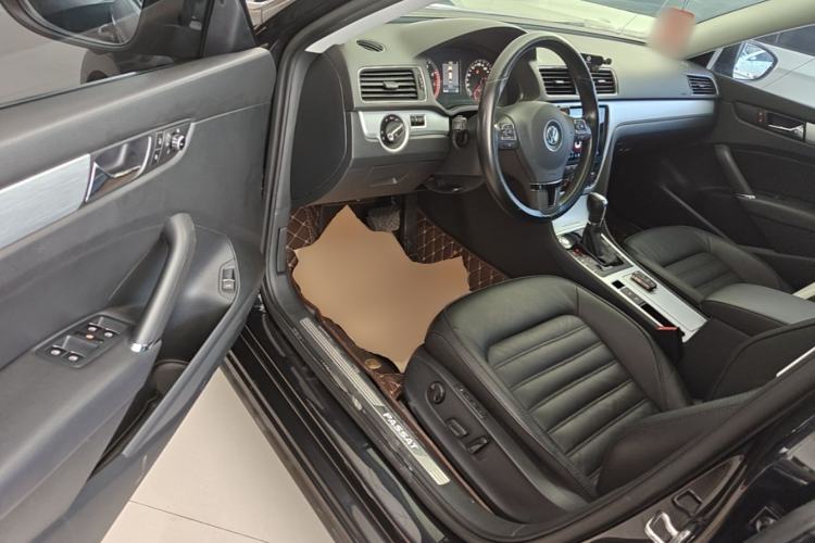 Used Volkswagen Passat 2015 1.8TSI DSG Prestige Edition Driver Seat