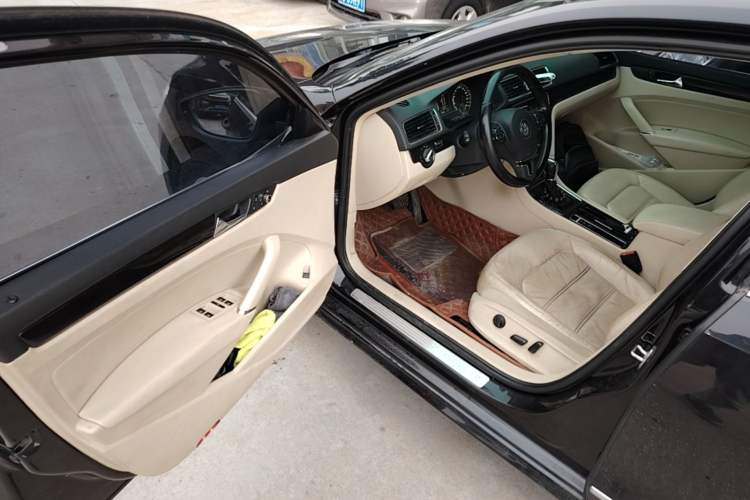 Used Volkswagen Passat 2015 1.8TSI DSG Prestige Edition Driver Seat