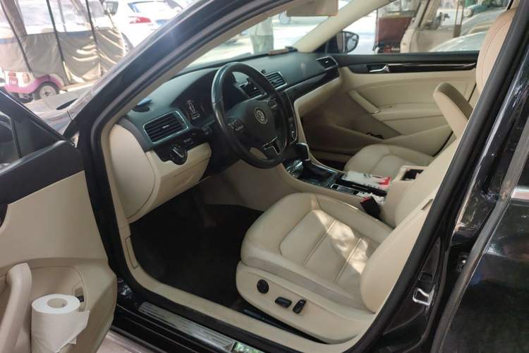 Used Volkswagen Passat 2015 1.8TSI DSG Prestige Edition Driver Seat
