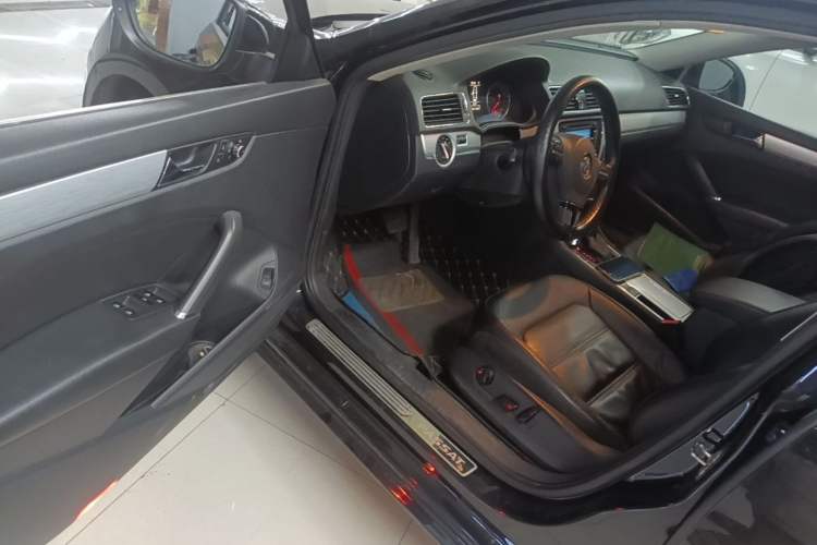 Used Volkswagen Passat 2015 1.8TSI DSG Prestige Edition Driver Seat