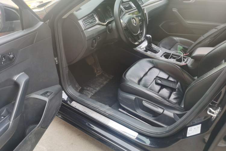 Used Volkswagen Passat  Driver Seat