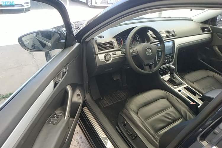 Used Volkswagen Passat 2015 1.8TSI DSG Prestige Edition Driver Seat