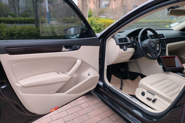 Used Volkswagen Passat 2015 2.0 TSI DSG Prestige Edition Driver Seat