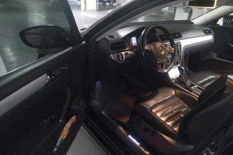 Used Volkswagen Passat 2015 1.8TSI DSG Prestige Edition Driver Seat