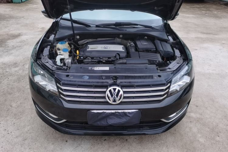 Used Volkswagen Passat 2015 1.8TSI DSG Prestige Edition Engine Bay
