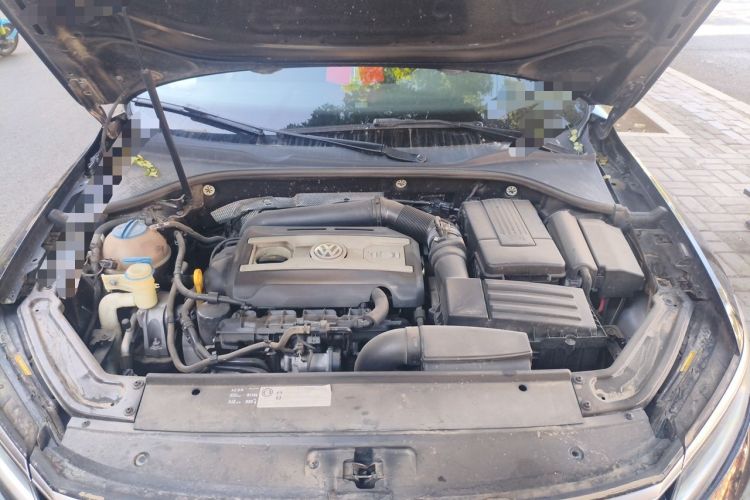 Used Volkswagen Passat 2015 1.8TSI DSG Luxury Edition Engine Bay