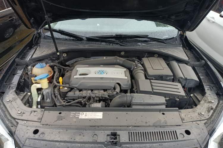 Used Volkswagen Passat 2015 1.8TSI DSG Prestige Edition Engine Bay