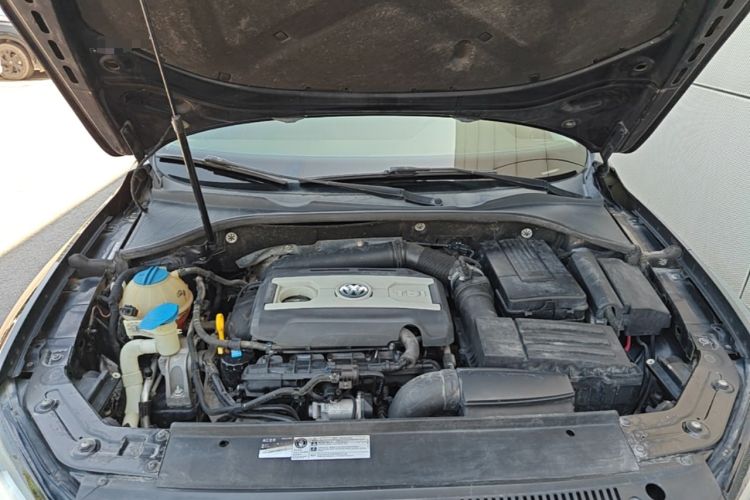Used Volkswagen Passat 2015 1.8TSI DSG Prestige Edition Engine Bay