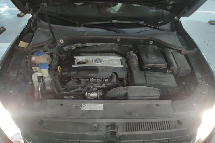 Used Volkswagen Passat 2015 1.8TSI DSG Prestige Edition Engine Bay