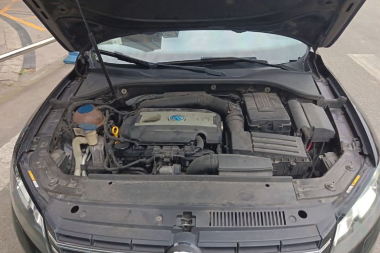 Used Volkswagen Passat 2015 1.8TSI DSG Prestige Edition Engine Bay