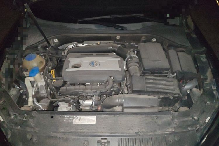 Used Volkswagen Passat 2015 1.8TSI DSG Prestige Edition Engine Bay