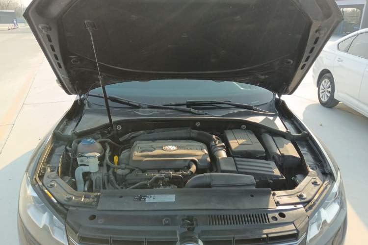 Used Volkswagen Passat 2015 1.8TSI DSG Prestige Edition Engine Bay