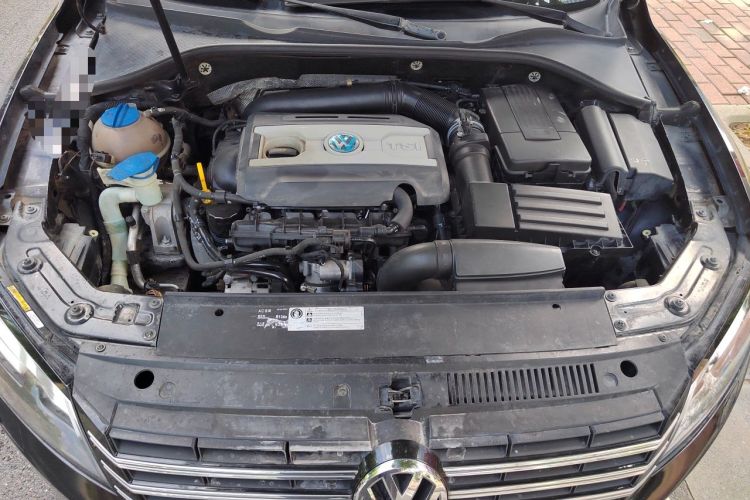 Used Volkswagen Passat 2015 1.8TSI DSG Prestige Edition Engine Bay