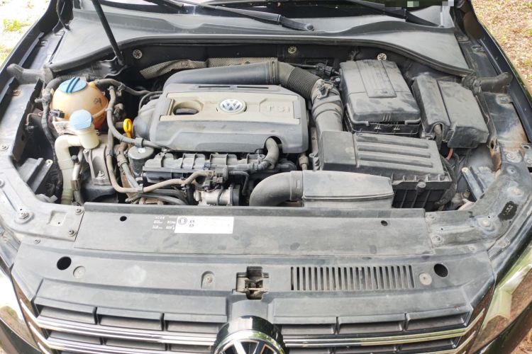 Used Volkswagen Passat 2015 1.8TSI DSG Prestige Edition Engine Bay
