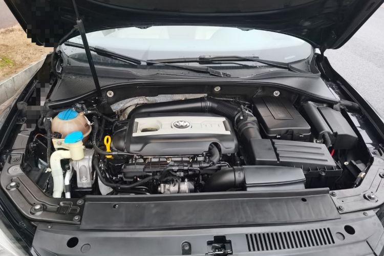 Used Volkswagen Passat 2015 1.8TSI DSG Prestige Edition Engine Bay