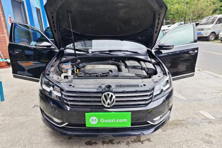 Used Volkswagen Passat 2015 1.8TSI DSG Prestige Edition Engine Bay