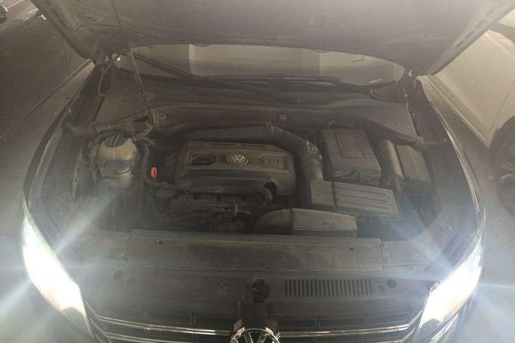 Used Volkswagen Passat 2015 1.8TSI DSG Prestige Edition Engine Bay