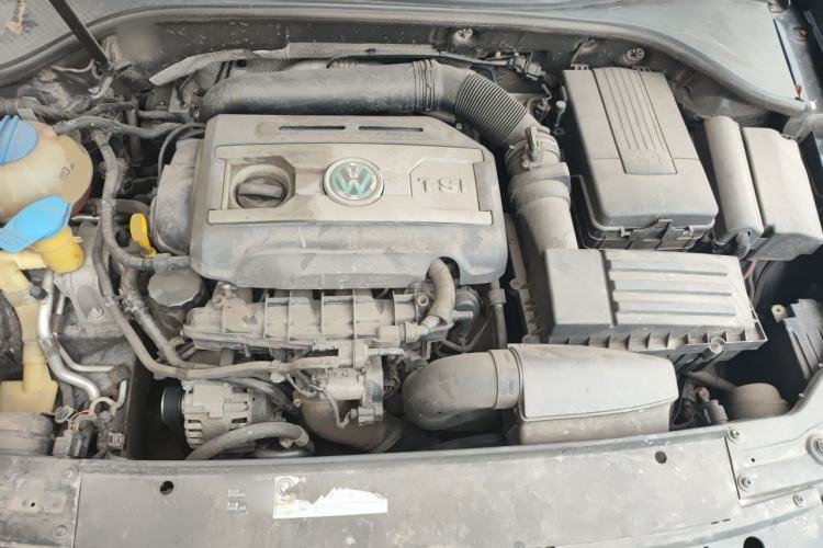 Used Volkswagen Passat 2015 1.8TSI DSG Prestige Edition Engine Bay
