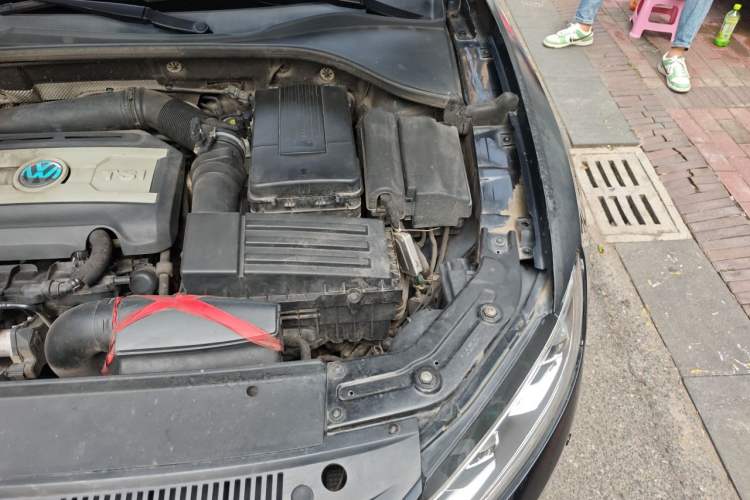 Used Volkswagen Passat 2015 1.8TSI DSG Prestige Edition Engine Bay Left