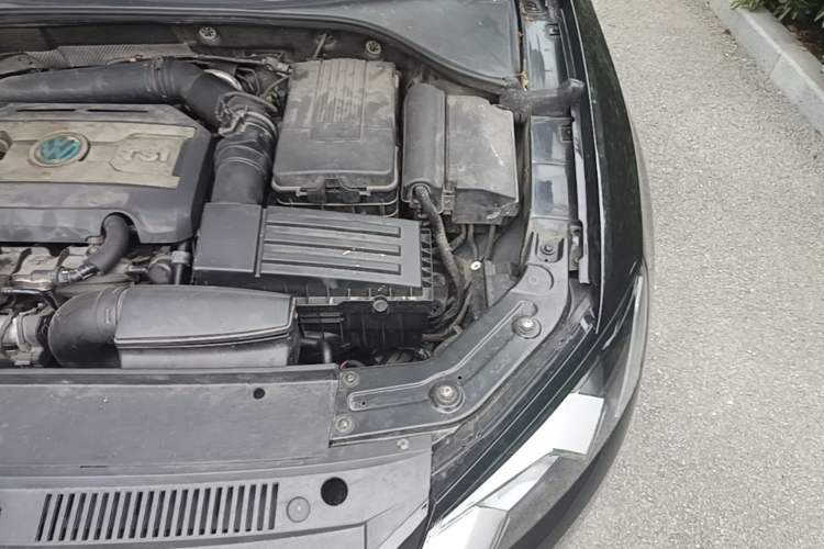 Used Volkswagen Passat 2015 1.8TSI Automatic Prestige Edition Engine Bay Left