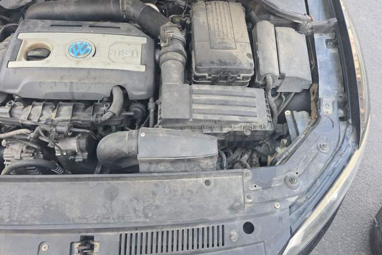 Used Volkswagen Passat 2015 1.8TSI DSG Prestige Edition Engine Bay Left
