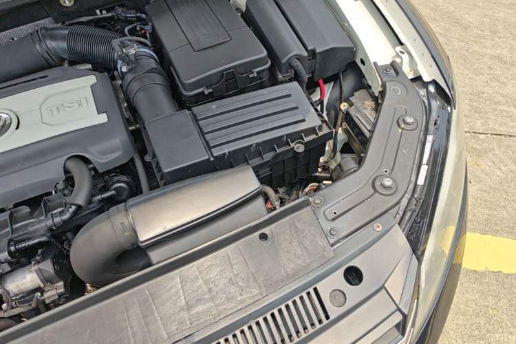 Used Volkswagen Passat 2015 2.0 TSI DSG Prestige Edition Engine Bay Left