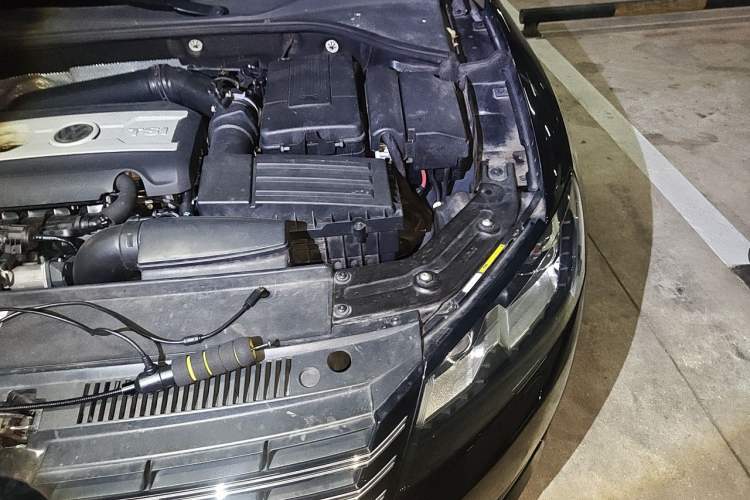 Used Volkswagen Passat 2015 1.8TSI DSG Prestige Edition Engine Bay Left