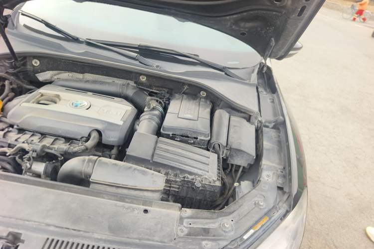 Used Volkswagen Passat 2015 1.8TSI DSG Prestige Edition Engine Bay Left