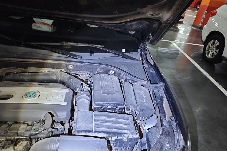 Used Volkswagen Passat 2015 1.8TSI DSG Prestige Edition Engine Bay Left