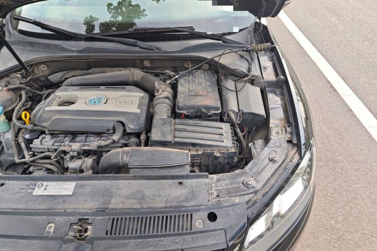Used Volkswagen Passat 2015 1.8TSI DSG Prestige Edition Engine Bay Left