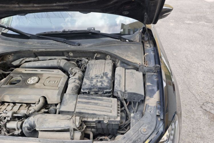 Used Volkswagen Passat 2015 1.8TSI DSG Prestige Edition Engine Bay Left