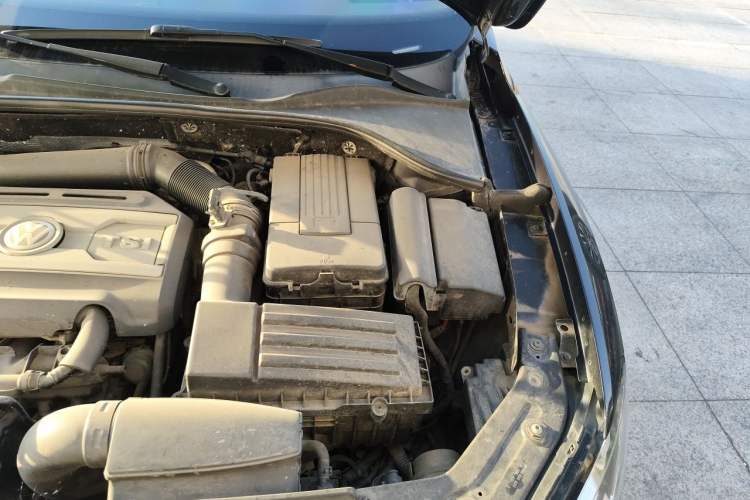 Used Volkswagen Passat 2015 2.0 TSI DSG Prestige Edition Engine Bay Left