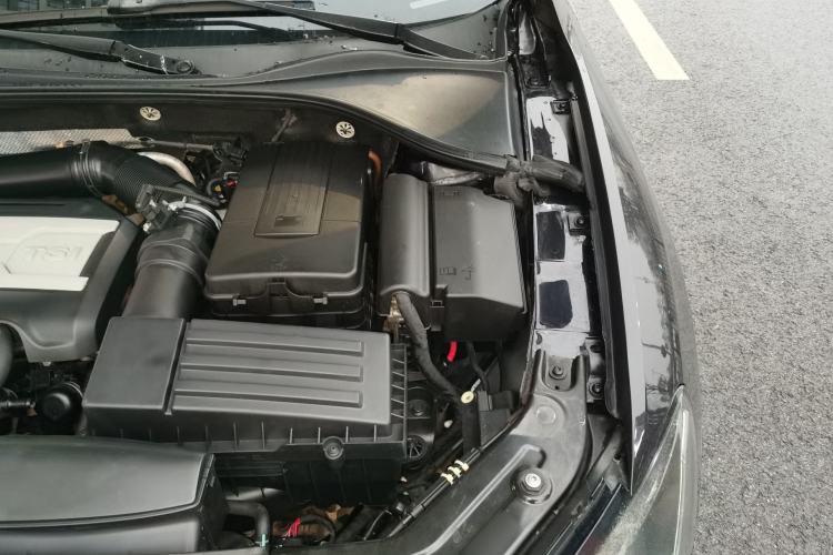Used Volkswagen Passat 2015 1.8TSI DSG Prestige Edition Engine Bay Left
