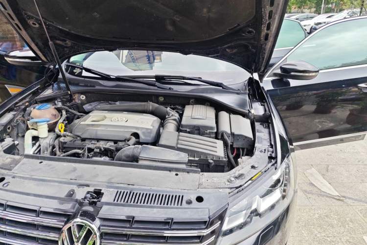 Used Volkswagen Passat 2015 1.8TSI DSG Prestige Edition Engine Bay Left