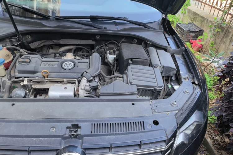 Used Volkswagen Passat 2015 1.4TSI DSG Prestige Edition Engine Bay Left