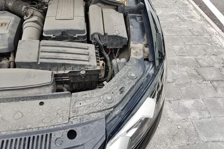Used Volkswagen Passat 2015 1.8TSI DSG Prestige Edition Engine Bay Left