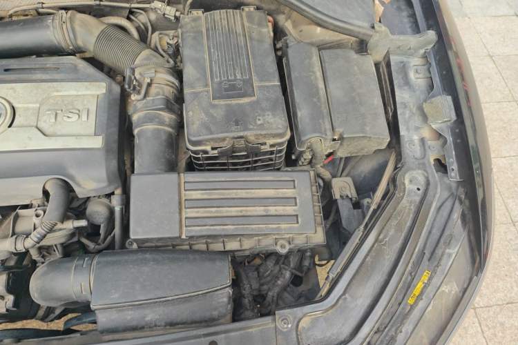 Used Volkswagen Passat 2015 1.8TSI Automatic Prestige Edition Engine Bay Left