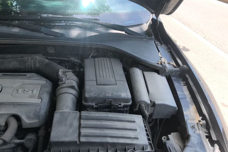 Used Volkswagen Passat 2015 1.8TSI DSG Prestige Edition Engine Bay Left