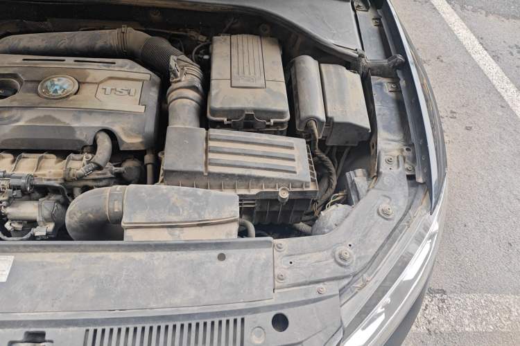 Used Volkswagen Passat 2015 1.8TSI DSG Prestige Edition Engine Bay Left