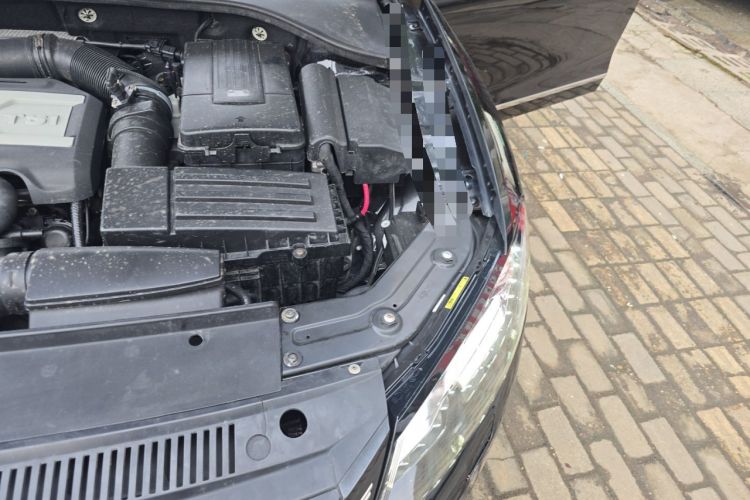 Used Volkswagen Passat 2015 1.8TSI DSG Prestige Edition Engine Bay Left