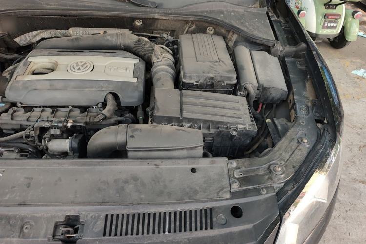 Used Volkswagen Passat 2015 1.8TSI DSG Prestige Edition Engine Bay Left