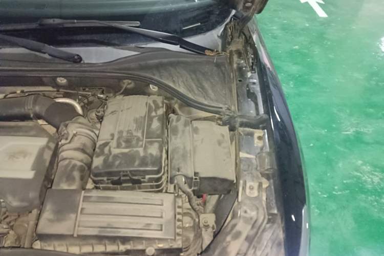 Used Volkswagen Passat 2015 1.8TSI Automatic Prestige Edition Engine Bay Left