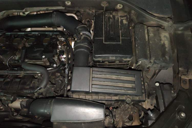 Used Volkswagen Passat 2015 1.8TSI DSG Prestige Edition Engine Bay Left