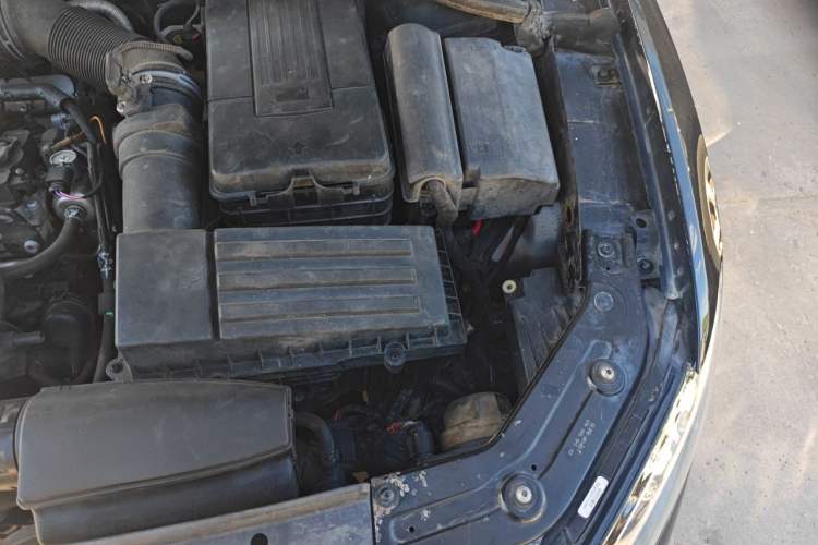Used Volkswagen Passat 2015 1.8TSI DSG Prestige Edition Engine Bay Left
