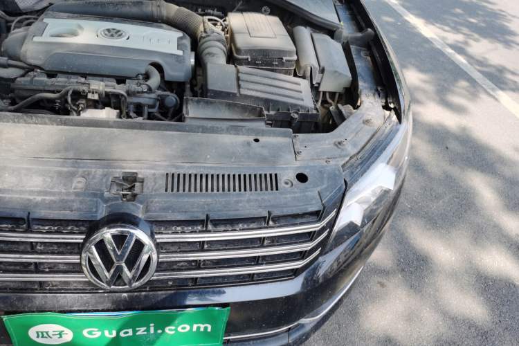 Used Volkswagen Passat 2015 1.8TSI DSG Prestige Edition Engine Bay Left