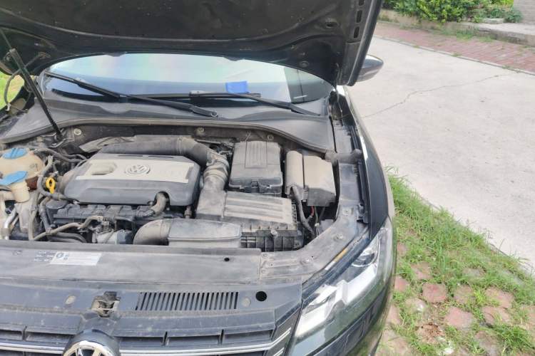 Used Volkswagen Passat 2015 1.8TSI DSG Prestige Edition Engine Bay Left