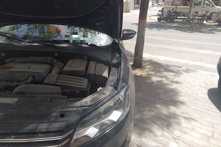 Used Volkswagen Passat 2015 1.8TSI DSG Prestige Edition Engine Bay Left